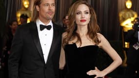 Angelina Jolie et Brad Pitt se sont fiancés. La date du mariage, elle, n'a pas encore été fixée. /Photo prise le 26 février 2012/REUTERS/Lucas Jackson