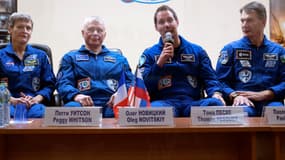 De gauche à droite: l'Américaine Peggy Whitson, le Russe Oleg Novitski, le Français Thomas Pesquet, s'envoleront ce jeudi soir pour l'ISS.