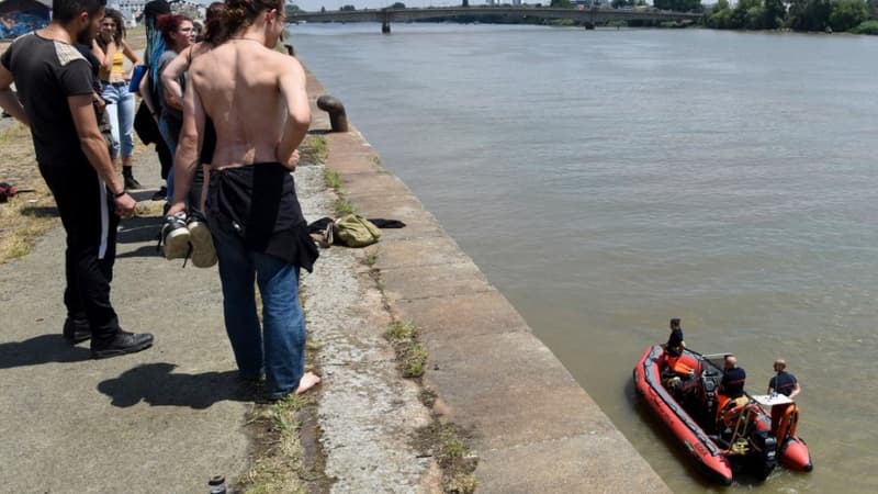 Les opérations de recherche des secours à Nantes le 25 juin dernier. - SEBASTIEN SALOM-GOMIS / AFP