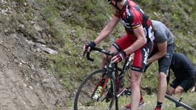 Cadel Evans avait été surpris par les clous du mur de Péguère en 2012.