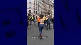 Une militante Femen lors d'une action en marge de la "Marche pour la vie", une manifestation notamment anti-avortement, le 21 janvier 2024 à Paris.