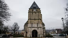 L'église de Saint-Etienne-du-Rouvray, près de Rouen, où a été assassiné le père Hamel en 2016, photographiée le 10 février 2022