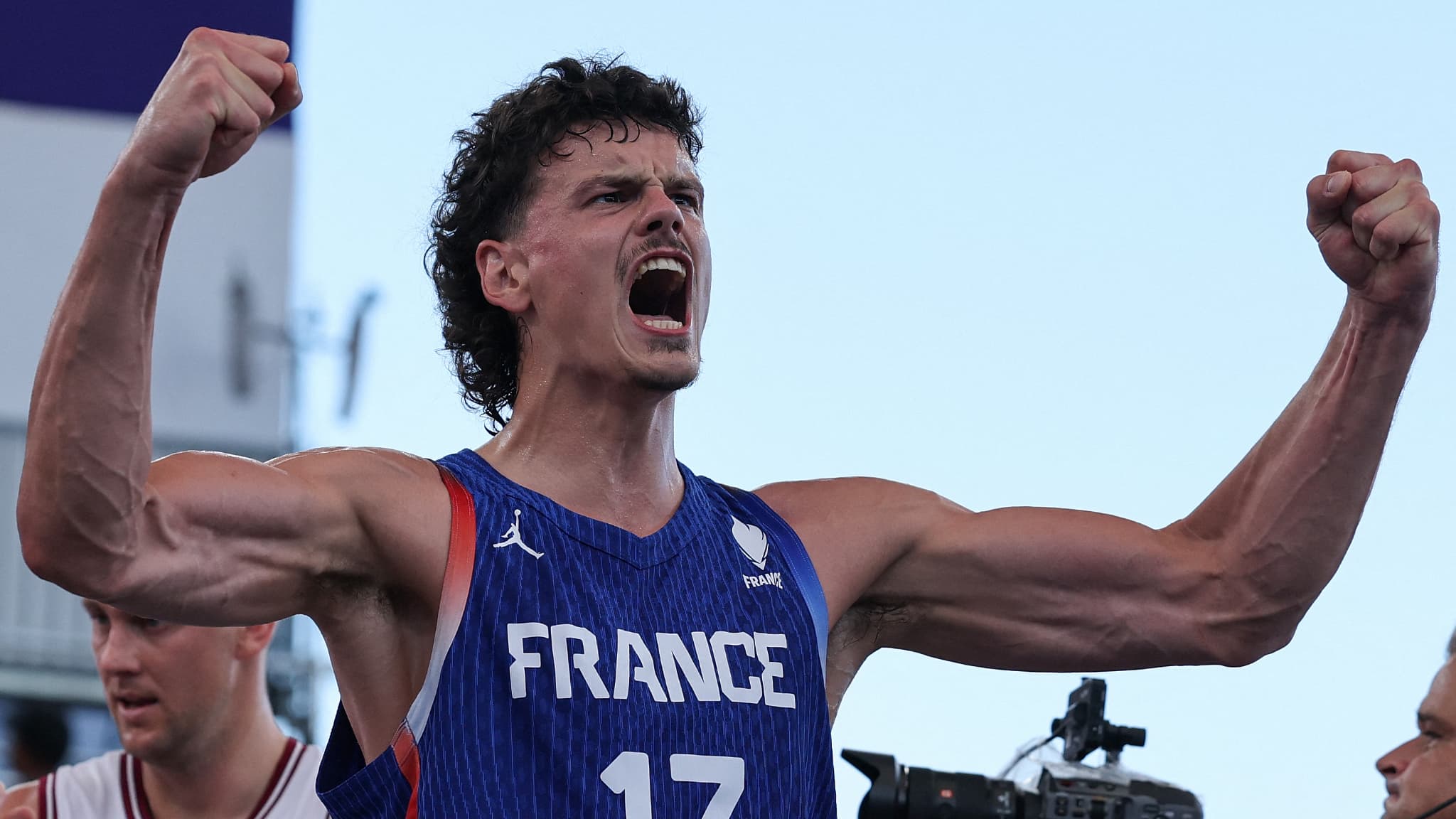 Jules Rambaut avec l'équipe de France de basket 3x3 le 5 août 2024