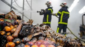 L'incendie de deux entrepôts des Restos du coeur a détruit 90 tonnes de marchandises.
