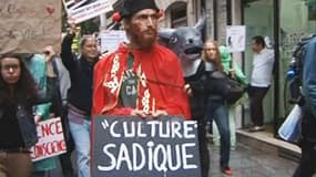 Environ 500 militants de la cause animale ont défilé samedi après-midi à Paris lors de la "Veggie pride".