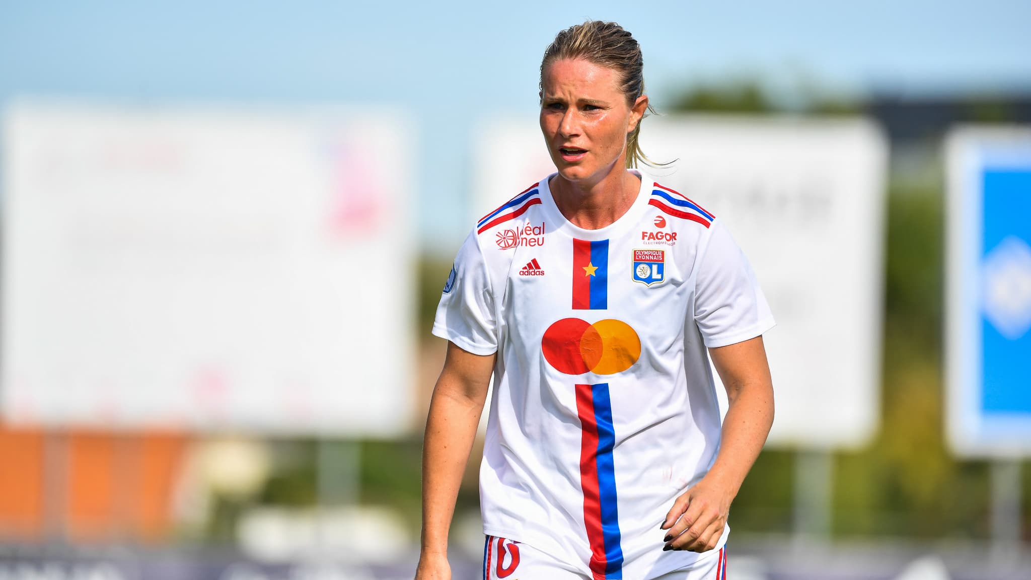 Amandine Henry wordt op de hoogte gehouden van haar status en ziekteverlof