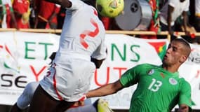 Yago au duel avec Slimani