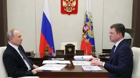 Vladimir Poutine et son vice-Premier ministre chargé de l'Energie Alexandre Novak.
