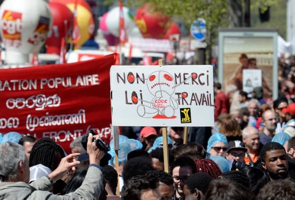 Un manifestant contre la loi Travail, le 1er mai 2016 à Paris.