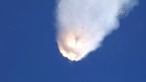 La fusée Falcon 9 de la société SpaceX a explosé deux minutes après son lancement dimanche.