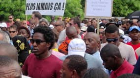 Des Mahorais défilant contre les violences et l'insécurité, le 19 avril 2016. (Photo d'illustration)