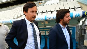 Le président de l'OM Pablo Longoria aux côtés de Javier Ribalta, directeur du football