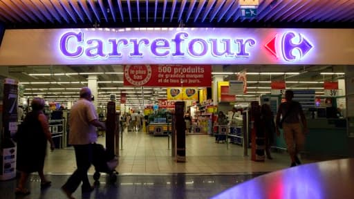 Un hypermarché Carrefour a été assigné par deux syndicats, pour non respect de la législation sur le travail de nuit.