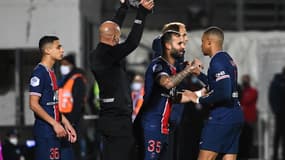 Jesé Rodriguez avec Kylian Mbappé, à Nîmes le 16 octobre 2020