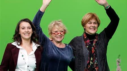 Les écologistes français, dont Cécile Duflot, Eva Joly et Dominique Voynet (de gauche à droite) se sont retrouvés à Lyon samedi pour fonder un nouveau parti unifié avec lequel ils espèrent devenir une force politique majeure, sur fond d'impopularité du po