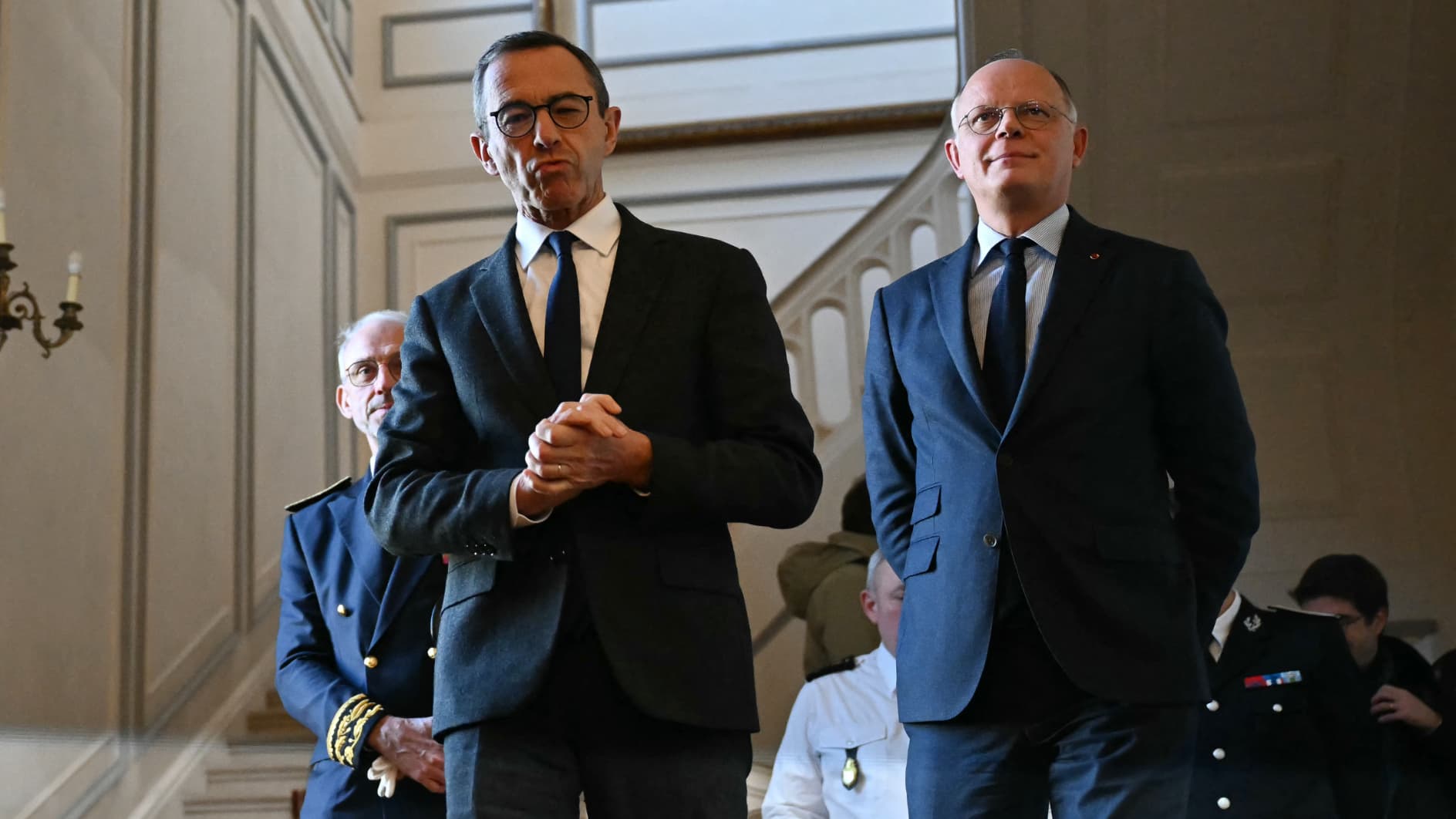 Bruno retailleau dépasse pour la première fois édouard philippe en popularité dans un sondage