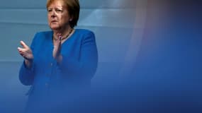 La chancelière allemande Angela Merkel lors d'un meeting de soutien au candidat conservateur Armin Laschet à Aix-la-Chapelle, le 25 septembre 2021, à la veille des élections législatives