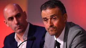 Luis Enrique (à droite)