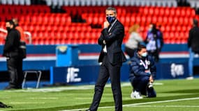 Olivier Létang sur la pelouse du Parc des Princes