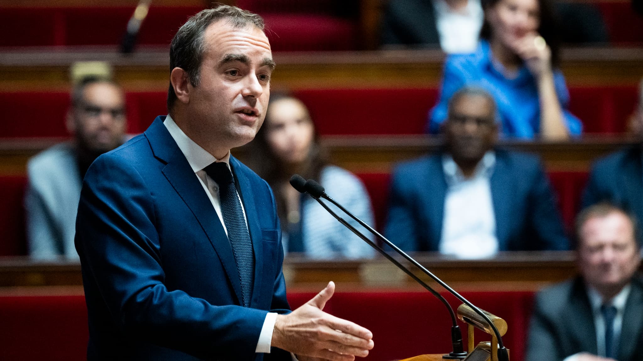 Après le rejet des motions de censure, Sébastien Lecornu se dit "au travail" et satisfait que "les débats puissent démarrer"