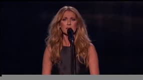 Céline Dion chante Edif Piaf en hommage aux victimes de attentats