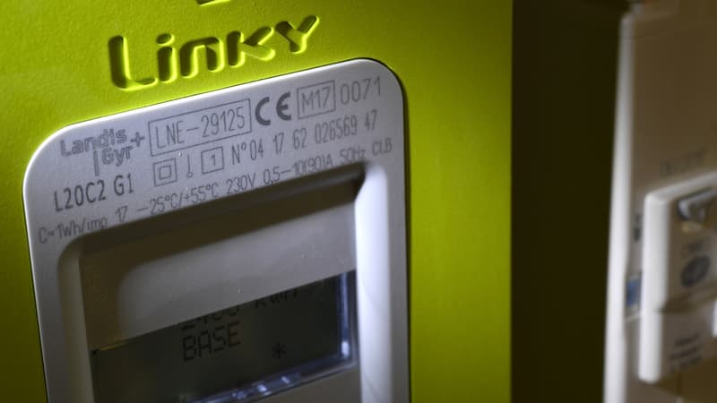 Le compteur Linky, dont Enedis pilote l'installation pour relever à distance et en direct la consommation, fait l'objet de controverses récurrentes depuis son déploiement en 2015