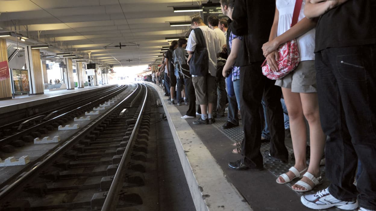 La Ponctualité Dans Les Transports S'améliore En Ile-de-France, Les RER ...