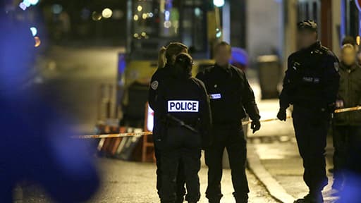 Des policiers à Bois-Colombes, en novembre dernier.