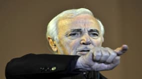 Michel Sardou sur le décès de Charles Aznavour: "Je suis très ému. C''était certainement le plus grand parolier français qu'on ait eu. Il a fait des chansons inoubliables, qui resteront des siècles."