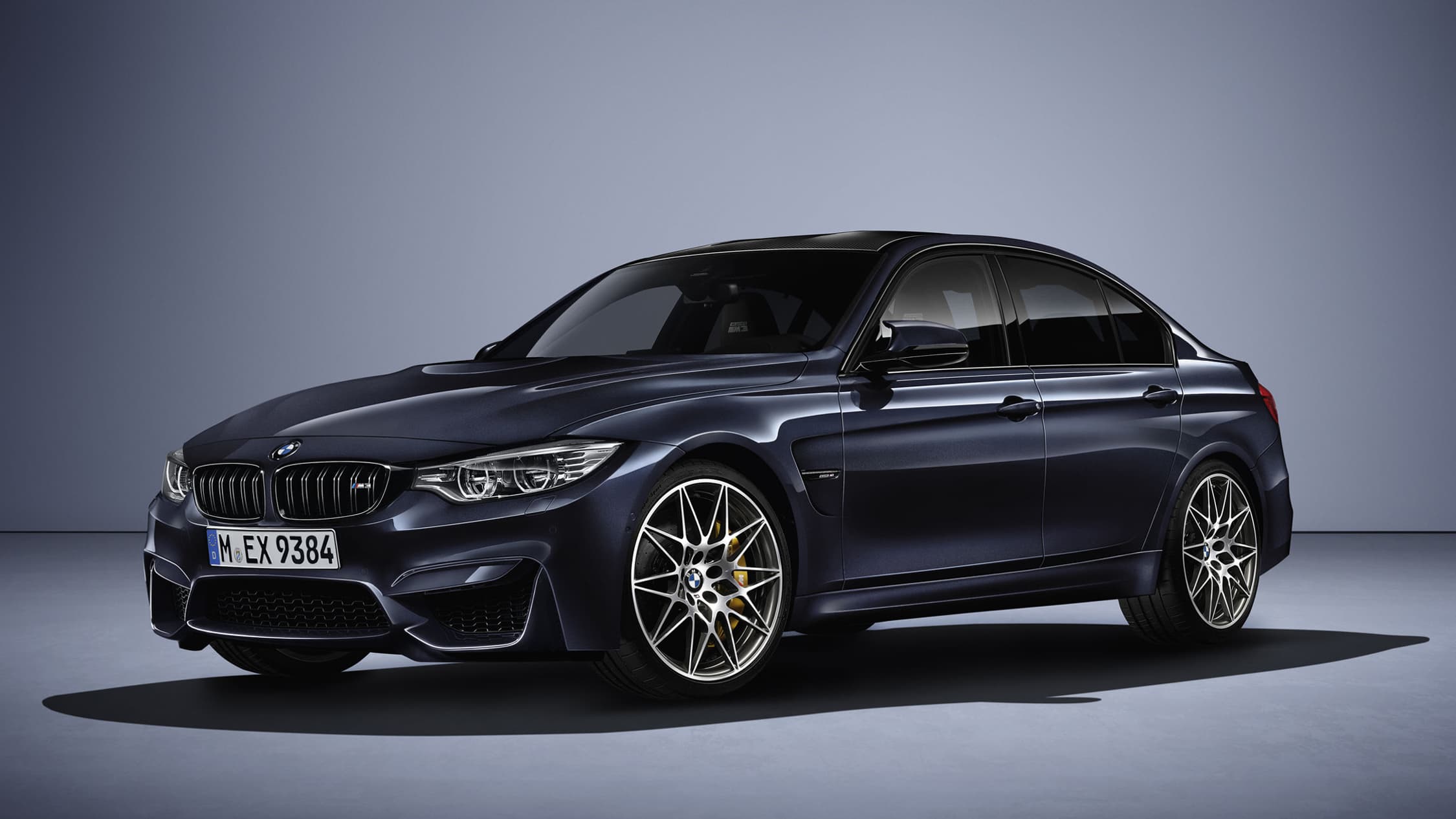 Disponible en option sur le modèle de 1986, la teinte "Macao Blue Metallic" habille la M3 "30 Jahre".