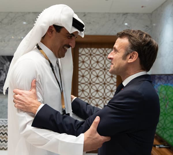 Macron dans la loge de l’Emir
