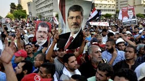 Des pro-Morsi manifestent au Caire, vendredi 5 juillet.