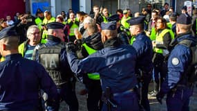 Les autorités peinent à anticiper l'ampleur du mouvement. 