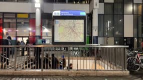 
L'arrêt de métro à Saint-Denis où a été poigardé un jeune homme
