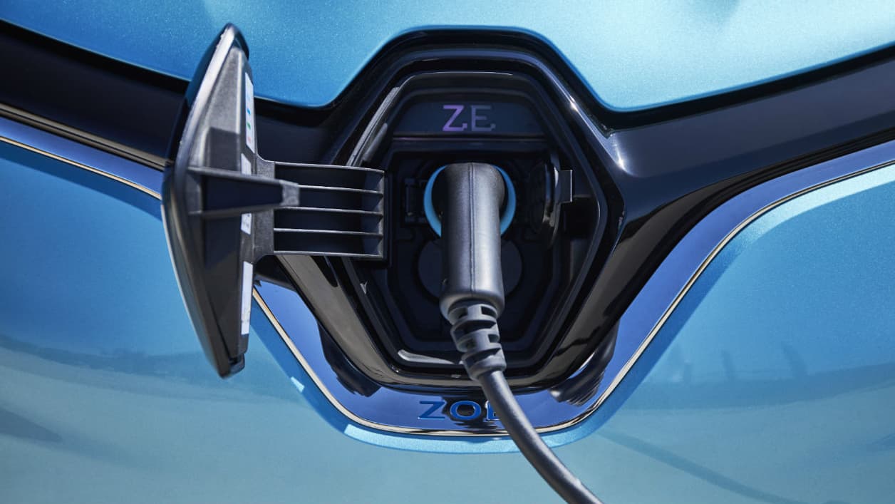 En option, un port de charge combo permettant de charger à 50 kW de puissance.