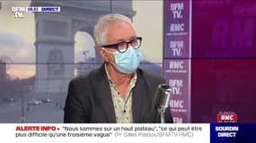 Le Pr Gilles Pialoux conseille de faire "un auto-confinement la semaine qui précède les fêtes" et de faire un test PCR avant de voir sa famille