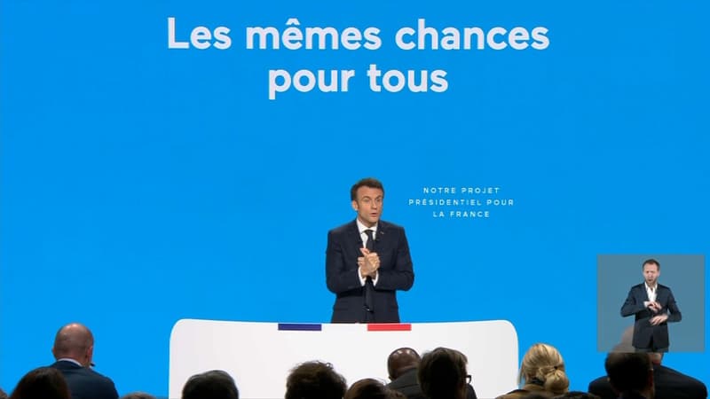 Le candidat Emmanuel Macron veut le versement des aides sociales 