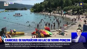 Serre-Ponçon: face à la canicule, les vacanciers se rafraîchissent au lac