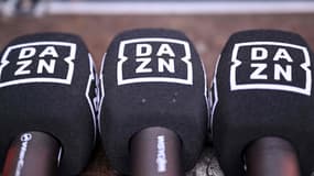 Illustration micros DAZN