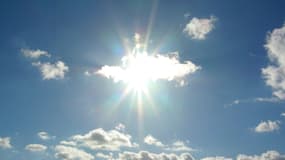 Les rayons solaires contriburaient à faire baisser la tension artérielle, selon une étude publiée lundi.