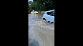 À Marseille, vos images des voitures paralysées par les inondations 