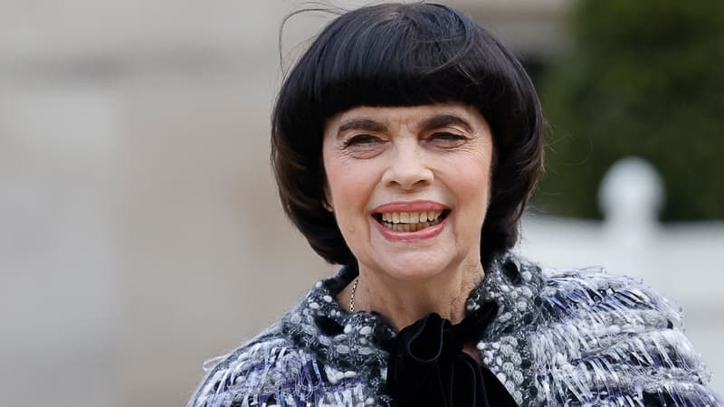 La chanteuse française Mireille Mathieu arrive pour assister à un dîner d'État officiel dans le cadre de la visite d'État de deux jours du président chinois en France, au palais de l'Élysée à Paris, le 6 mai 2024.
