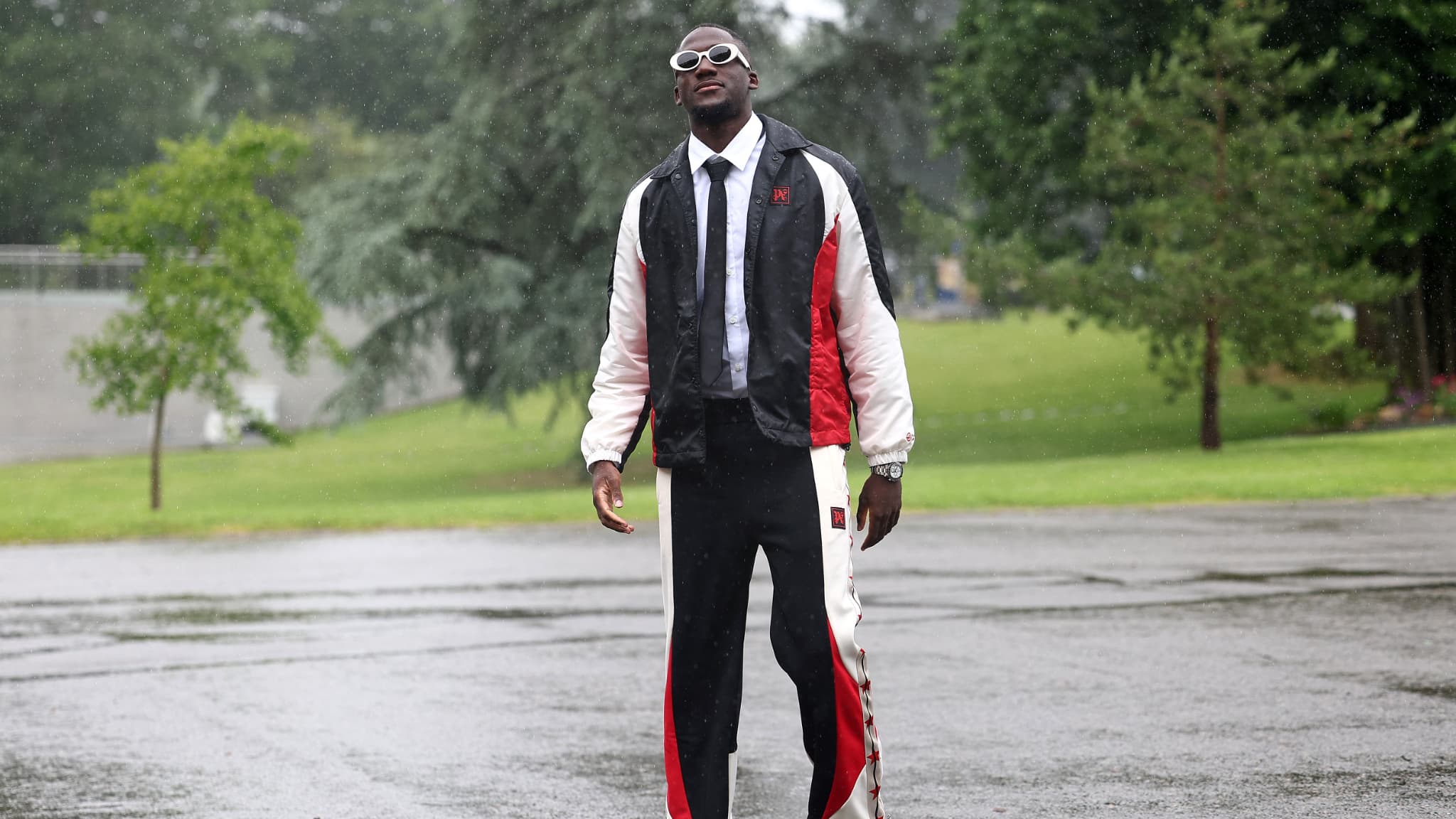 Ibrahima Konaté à son arrivée à Clairefontaine pour le rassemblement avant l'Euro 2024, le 29 mai 2024 Ibrahima Konaté à son arrivée à Clairefontaine pour le rassemblement avant l'Euro 2024, le 29 mai 2024