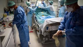 Le personnel soignant de l'hôpital de Muret proche de Toulouse, le 17 novembre 2020