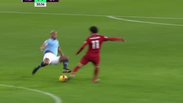 Manchester City-Liverpool : le tacle de Kompany sur Salah 
