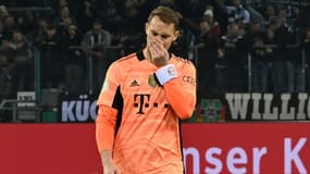 Le gardien de but du Bayern Munich Manuel Neuer, après la défaite, 5-0 face au Borussia Moenchengladbach, en 16e de finale de la Coupe d'Allemagne, le 27 octobre 2021 à Moenchengladbach