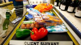 Les prix à la consommation en France ont reculé de 0,1% en septembre par rapport au mois d'août, principalement en raison de la baisse saisonnière des prix des services, et l'inflation sur un an s'est inscrite en hausse, de 2,2%, selon les statistiques pu