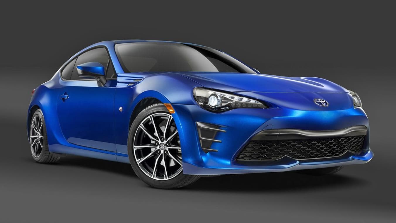 Peu de changements, mais cela n'est pas fait pour déplaire aux amoureux de la GT86. Peu de changements, mais cela n'est pas fait pour déplaire aux amoureux de la GT86.