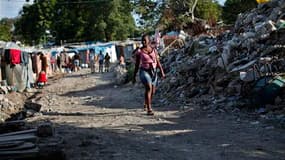 Un quartier en ruines de Port-au-Prince. Un an après le séisme qui a fait 250.000 morts, les Haïtiens vivent toujours au milieu des décombres, malgré les engagements pris par la communauté internationale au lendemain d'une catastrophe qui a révélé les lim
