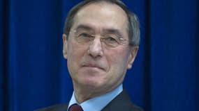 Cible d'une nouvelle attaque de la gauche pour des propos sur les civilisations jugés polémiques, Claude Guéant a déclaré dimanche ne pas regretter son discours et a accusé l'opposition de nourrir artificiellement la controverse dans le contexte de la cam